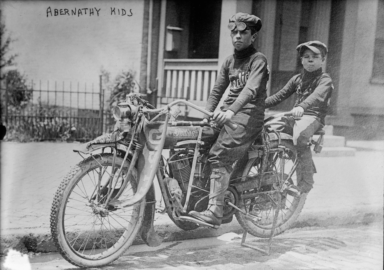 Viajeros pioneros en moto por USA | Los hermanos Abernathy.
