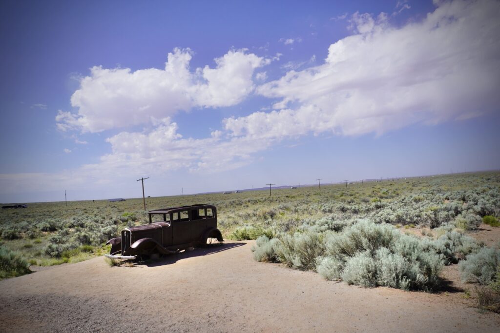 Coche oxidado en Petrified Forest