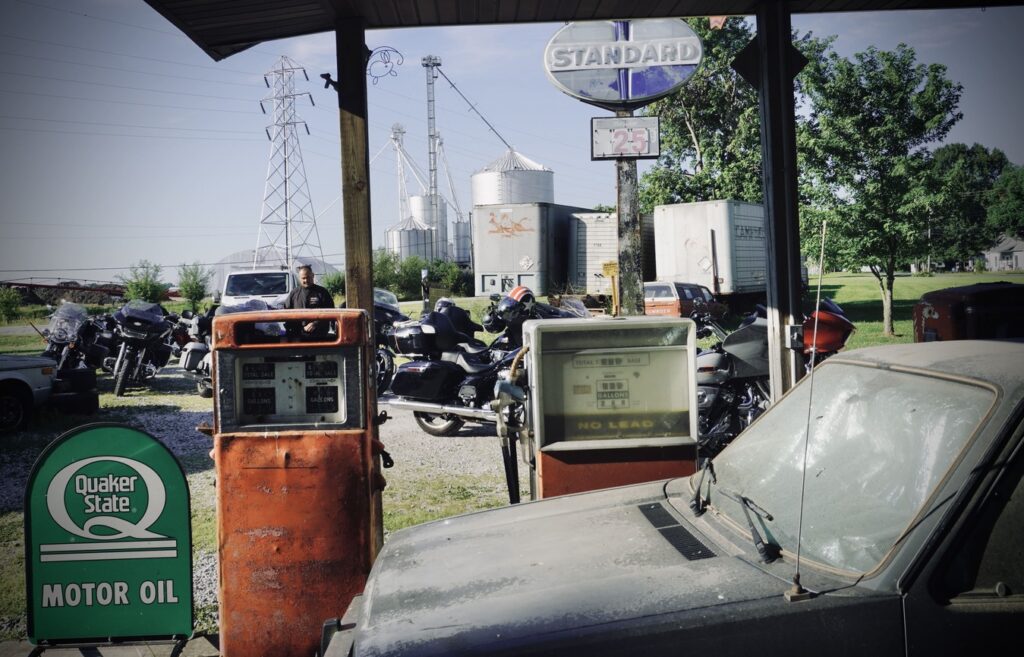 Route 66 en moto, Henrys Rabbit Ranch