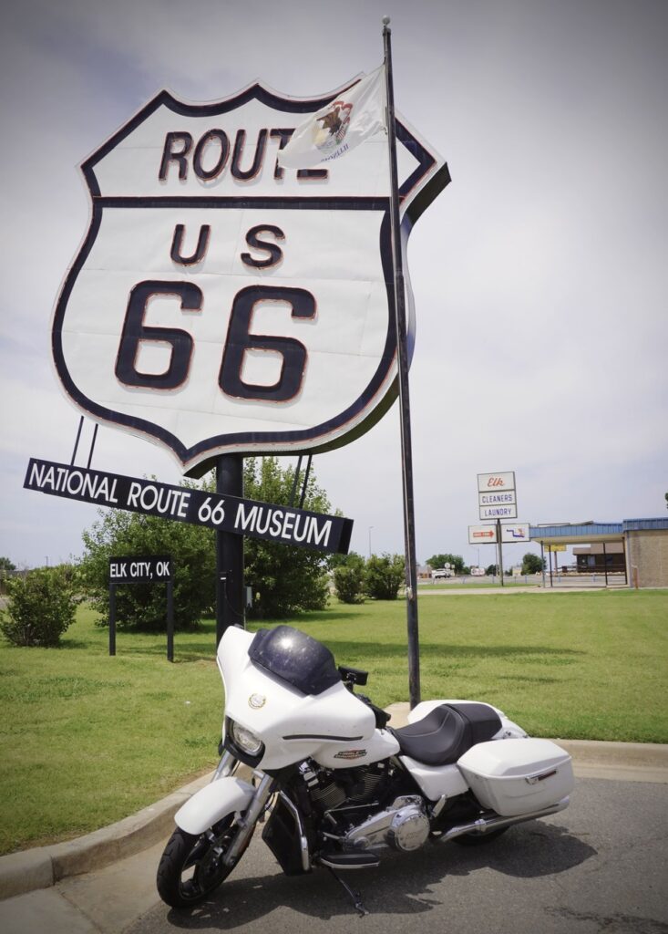 Route 66 en moto. National Route 66 Museum