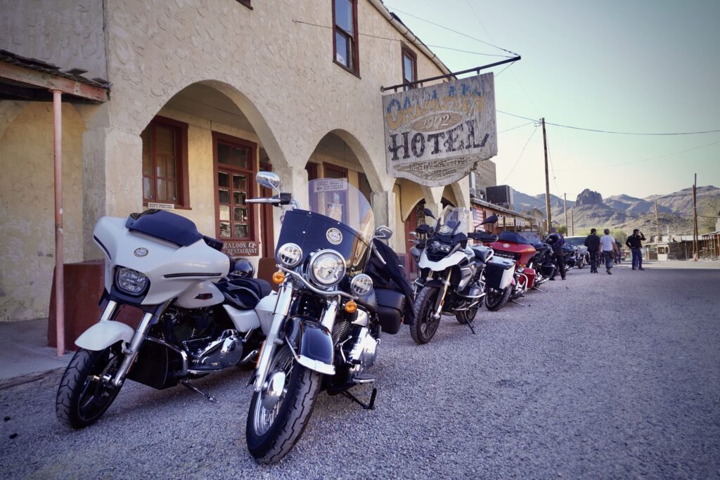 Oatman, ruta 66 en moto