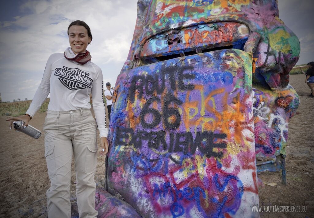 Viaje en moto por EEUU, visita al Cadillac Ranch