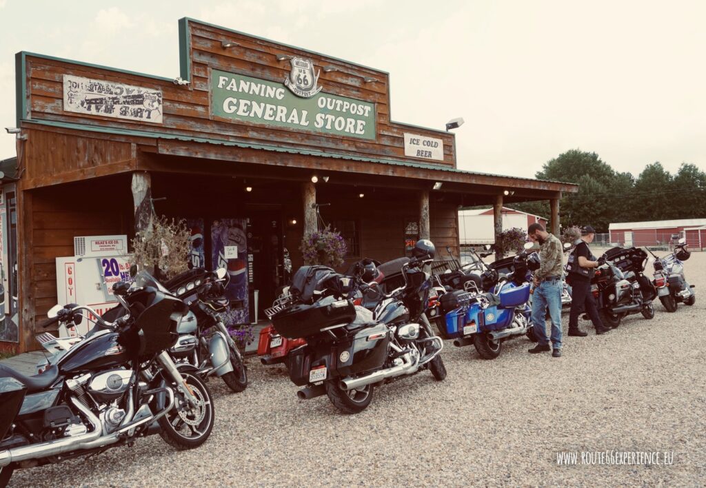 Viaje en moto por EEUU, Fanning 66 Outpost, Cuba, MO