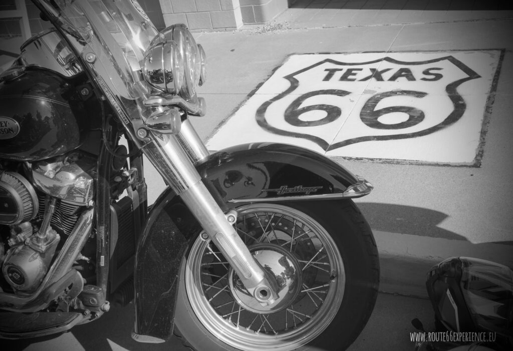 Viaje en moto, Harley Davidson Heritage Softail, route 66