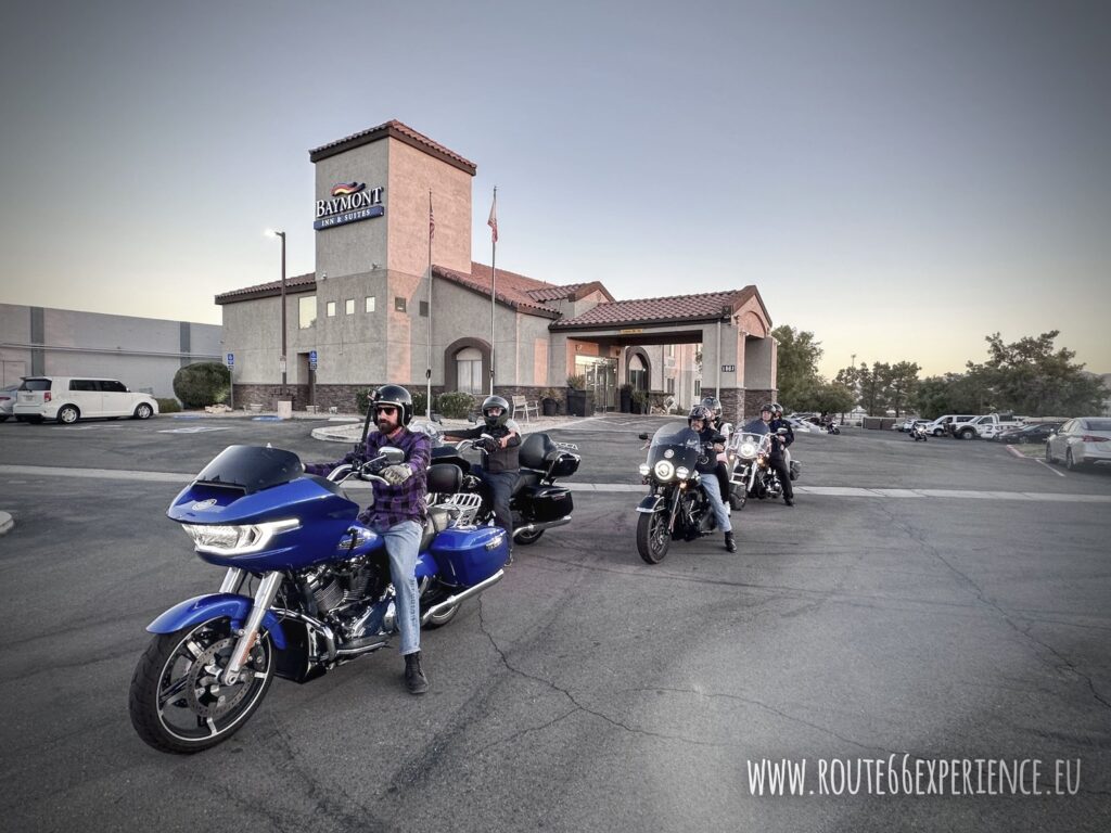 Viaje en moto por EEUU, Hotel Barstow salida en moto